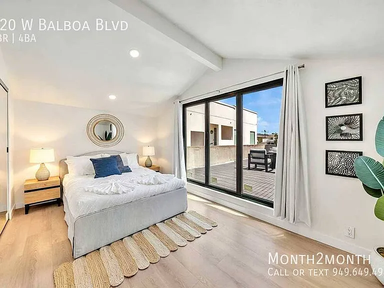 920 W Balboa Blvd — Photo 32