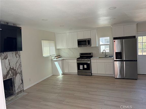 4th image of 3027 E 6th St