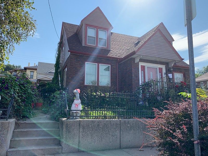 2nd image of 129 S 4th St