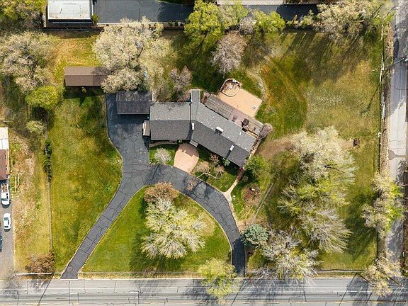 3rd image of 3850 Plumas St