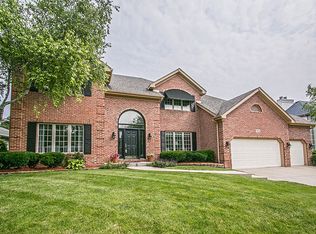 3954 Broadmoor Cir, Naperville, IL