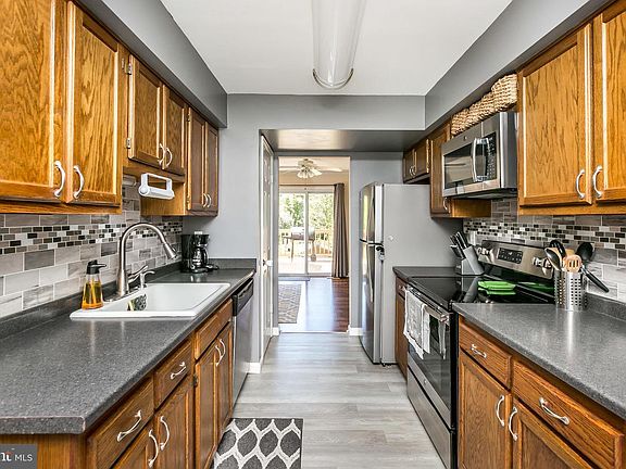 5th image of 1836 Bramble Brooks Ln
