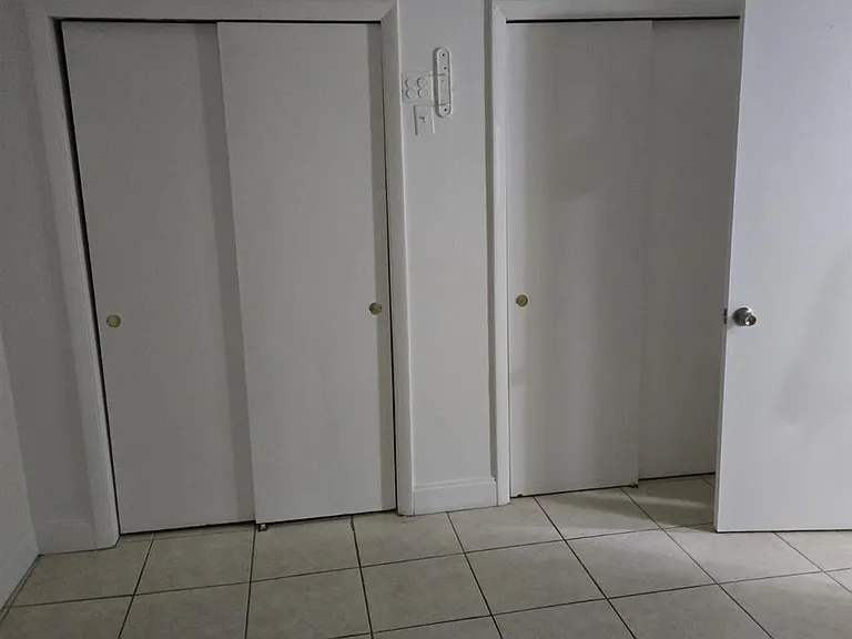 230 SW 11th Ave #17 — Photo 17