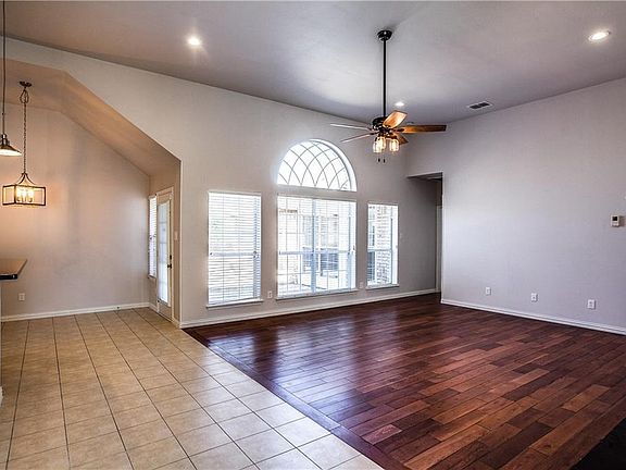 5th image of 1657 Waterford Dr