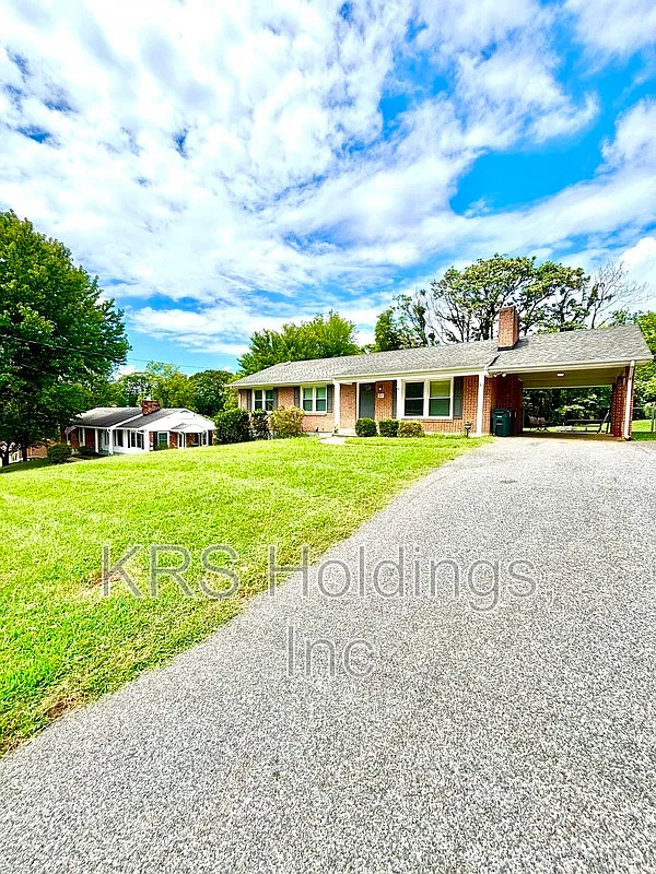 4 bed, 3.0 bath, 2603 sqft, $2,095 — Photo 2