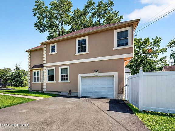 3rd image of 307 Springlawn Avenue