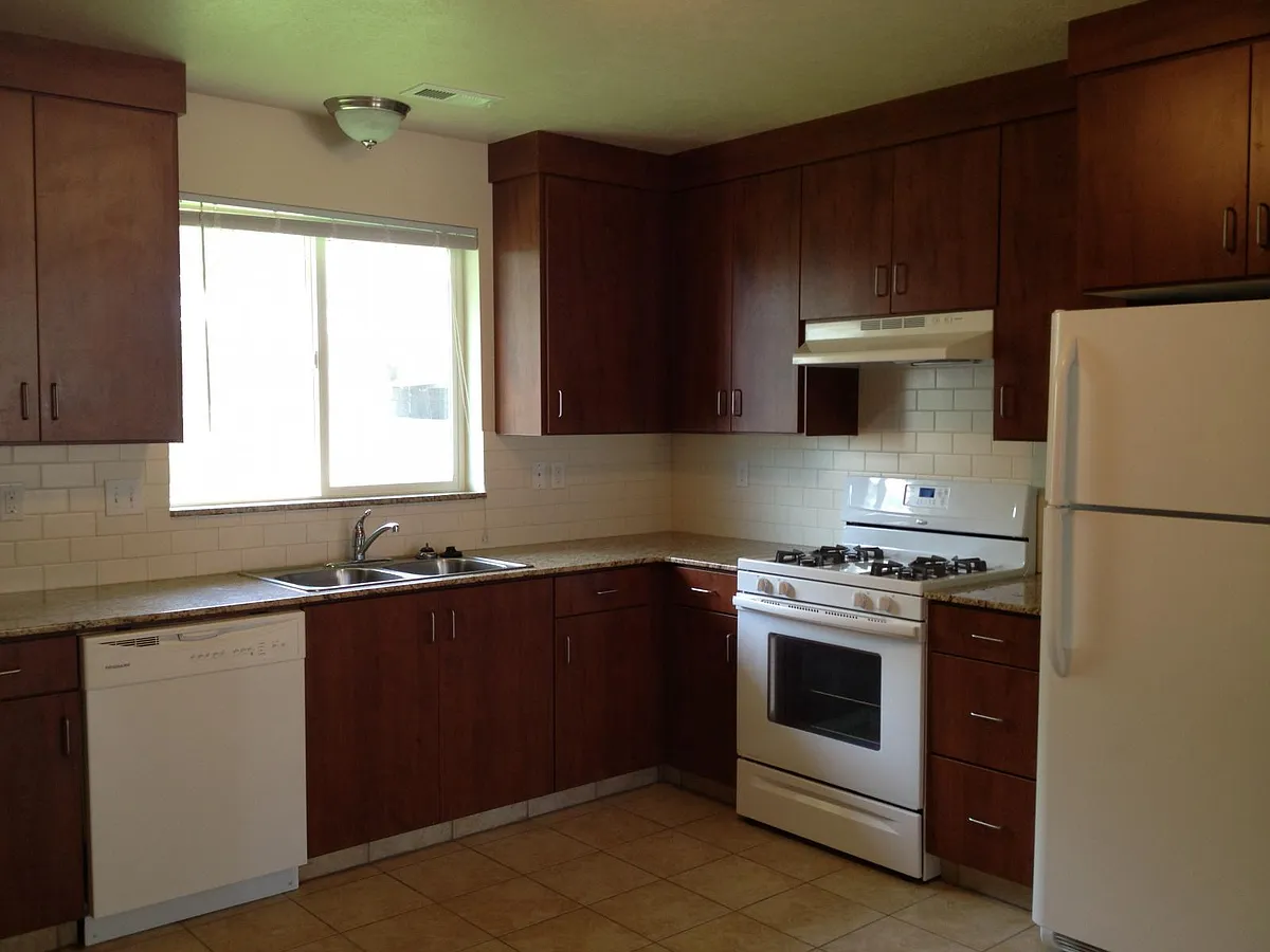 Building Photo - 392 S Turley Ave