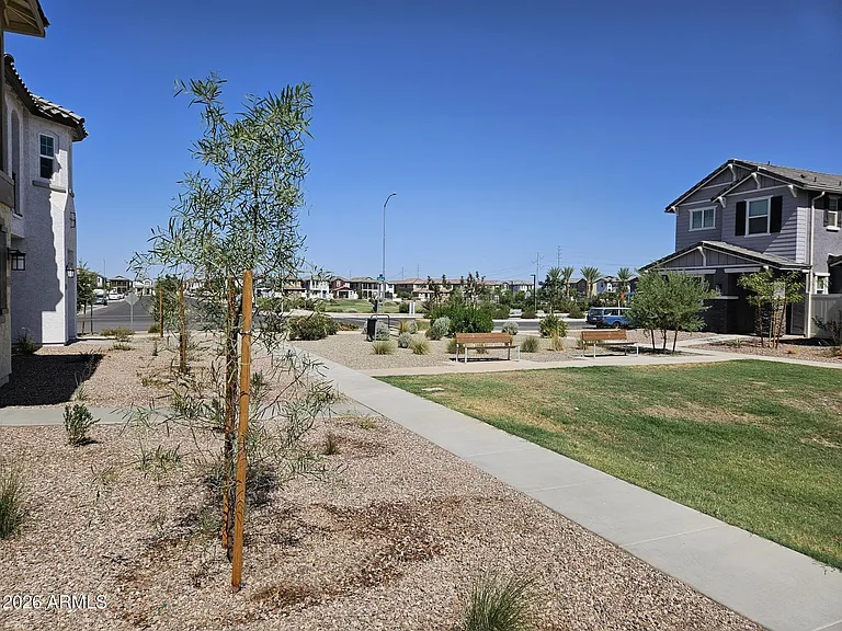3353 S Primrose Ave — Photo 29