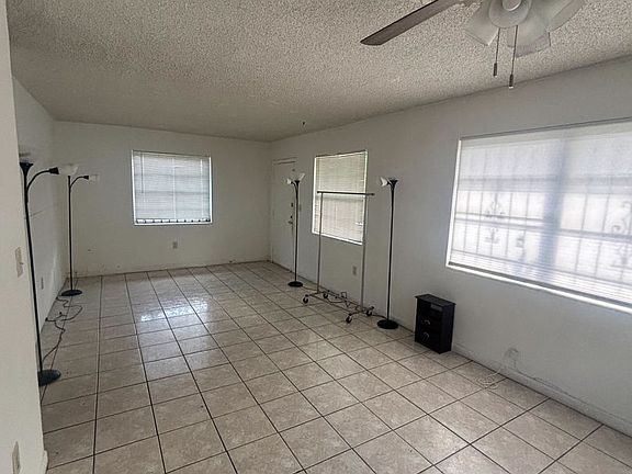 5th image of 15811-15813 NW 38th Pl #4bdc01ed9