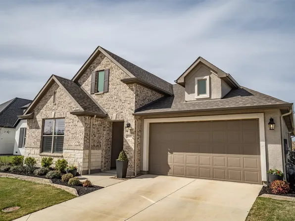 11608 Iron Bark Dr, Denton, TX 76207