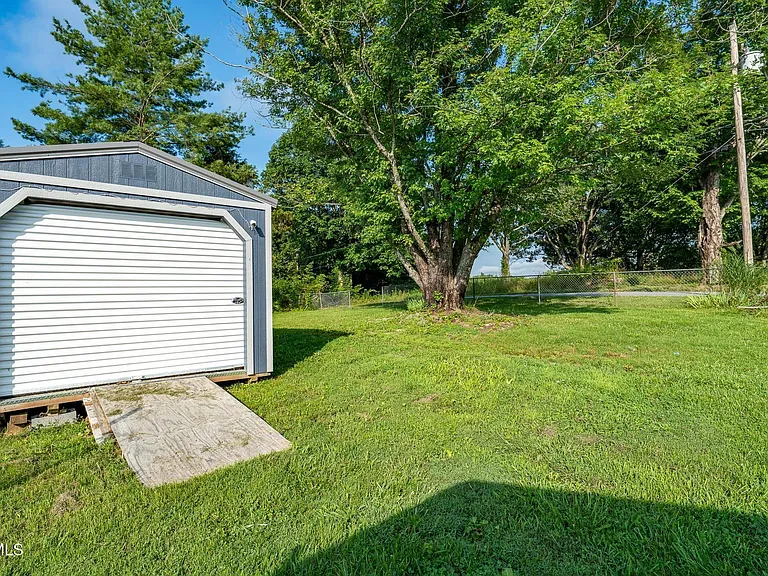 371 Oak Hill Cir — Photo 47