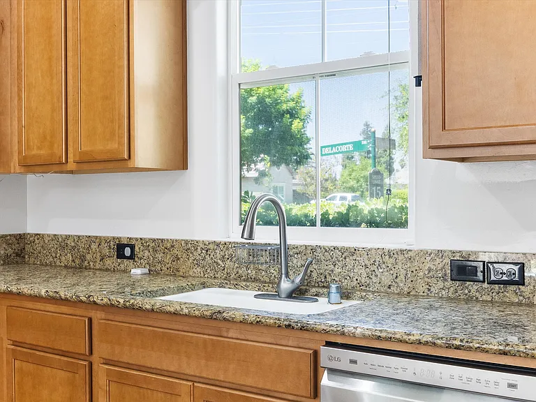 1922 Delacorte Dr #1922 — Photo 24