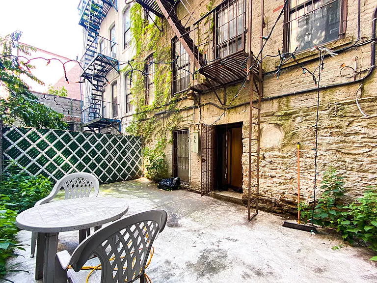 417 E 12th St #1D — Photo 9