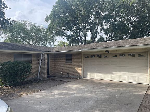 2nd image of 11125 Forest Hill Ln