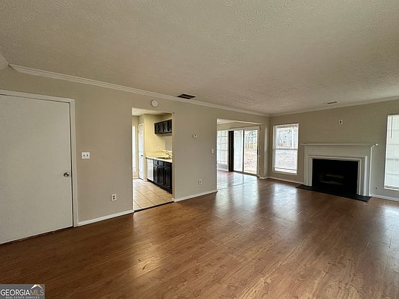 3rd image of 1011 Hampton Hill Ct