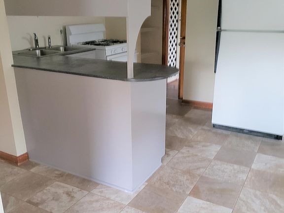 5th image of 340 Oak St #3