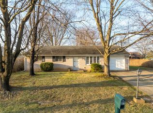 5680 Colony Dr E, Bethlehem, PA 18017