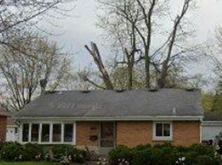 1108 Mohawk Dr, Elgin, IL 60120