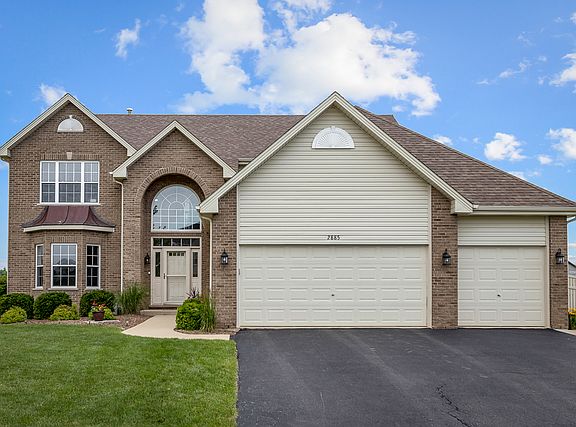 2nd image of 2885 Foxwood Dr