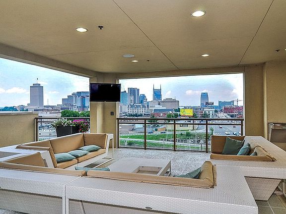 4th image of 1510 Demonbreun St APT 1503