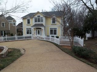 4116 Lorcom Ln, Arlington, VA 22207