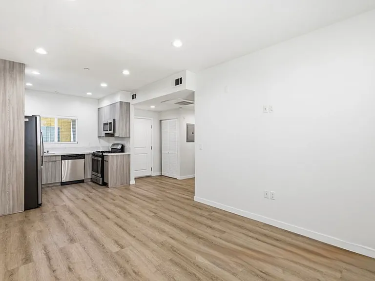 8827 Van Nuys Blvd #103 — Photo 4