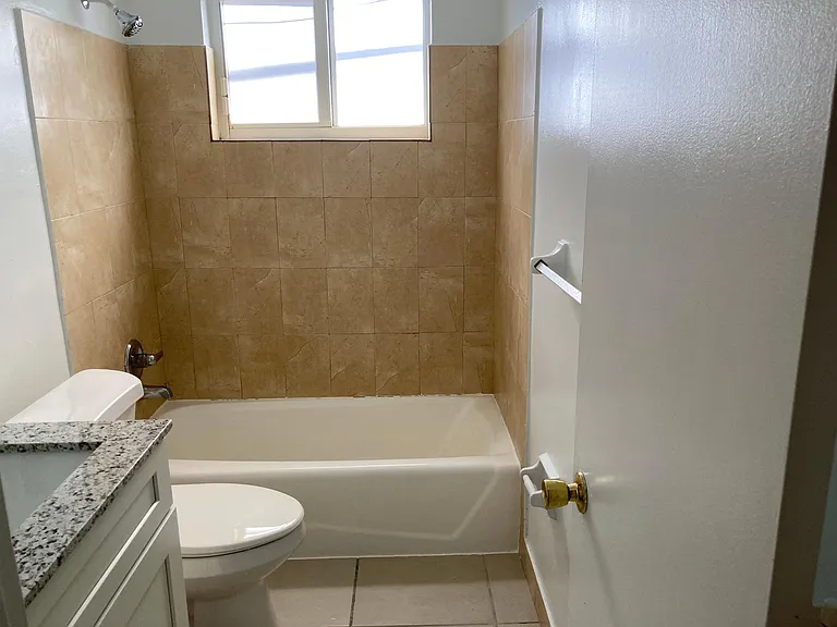 1724 Johnson St #6 — Photo 7