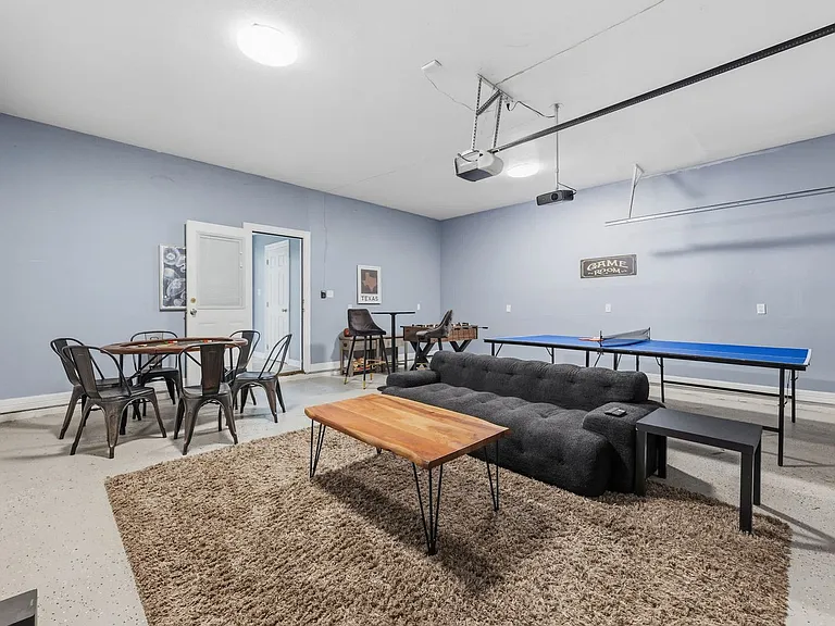 Building's Lounge