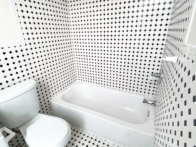 1136 Pine St #203 — Photo 8