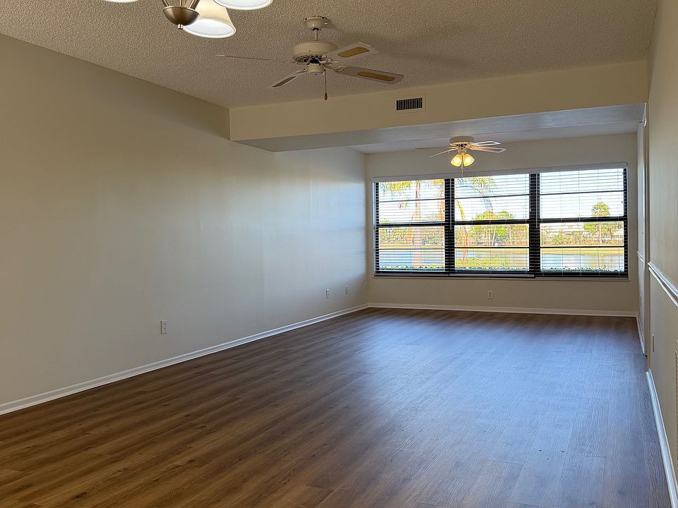 Dining / Living area