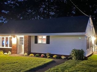 8 Westminster Rd, Merrimac, MA 01860