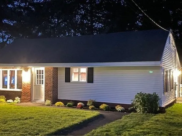 8 Westminster Rd, Merrimac, MA 01860