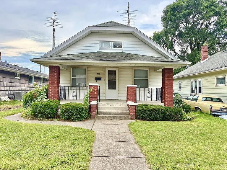 1833 Nash St — Photo 1