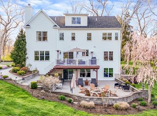 61 Old Rock Ln, Norwalk, CT 06850