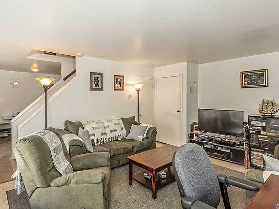 3rd image of 210C Lowndes Ave