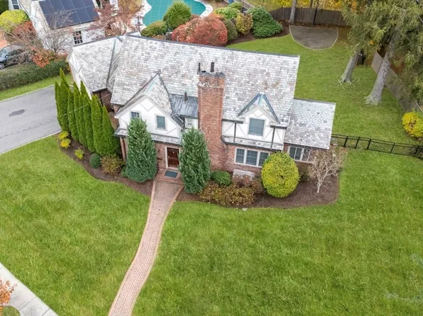 55 Evelyn Rd, Newton, MA 02468