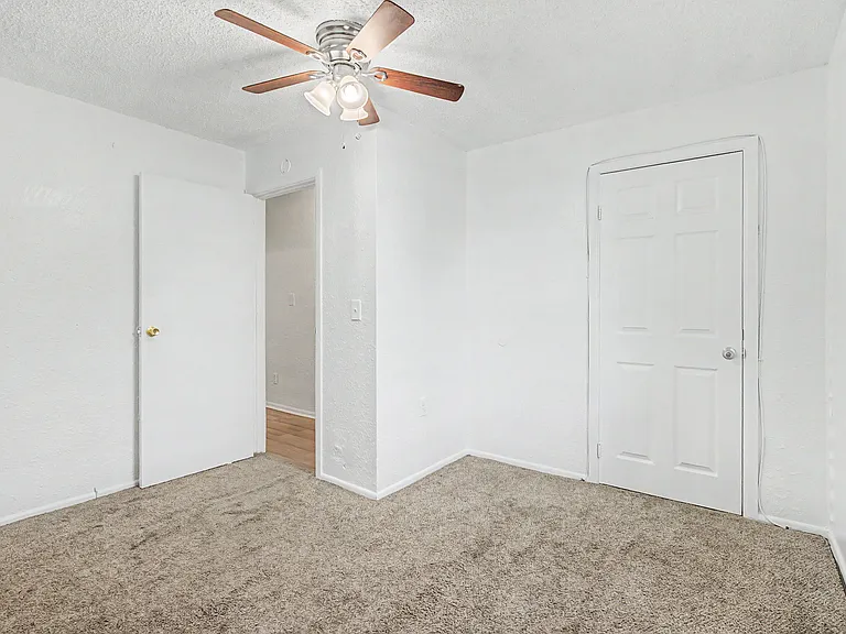 5606 W 17th Ave — Photo 22