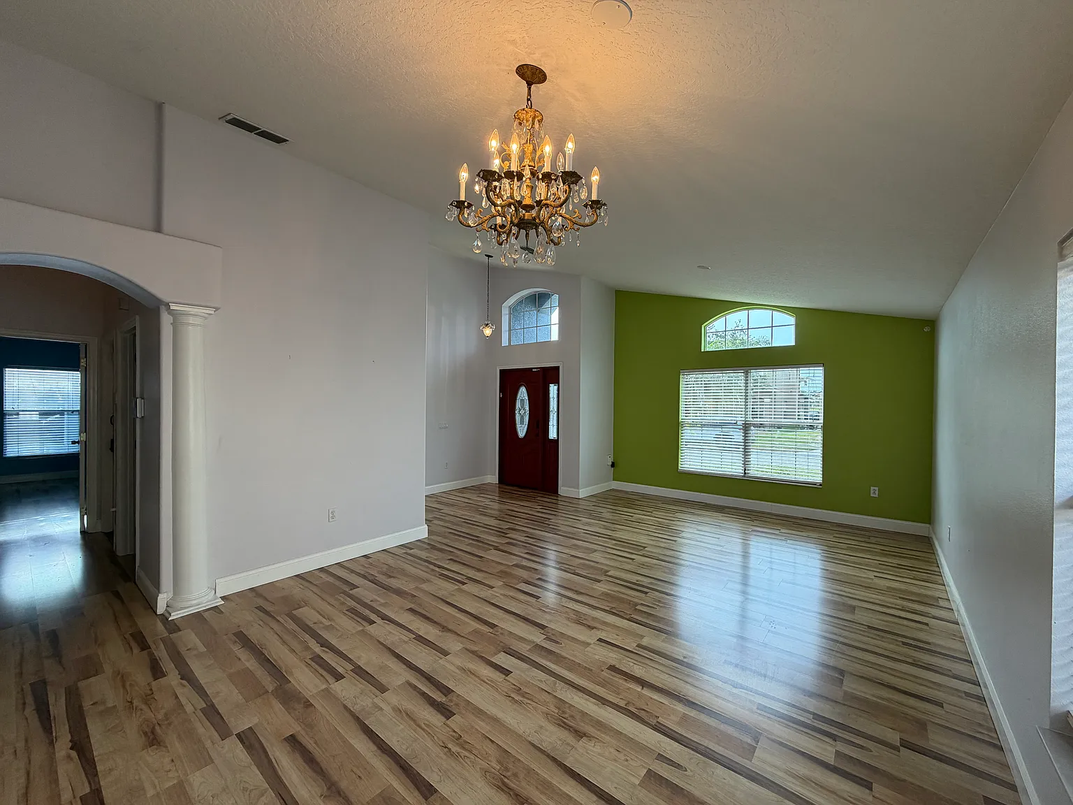 4 bed, 2150 sqft, $2,900 — Photo 3