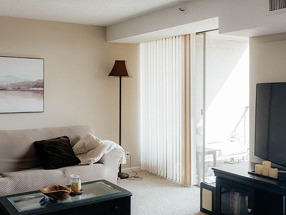 4th image of 502 E Mehring Way #606