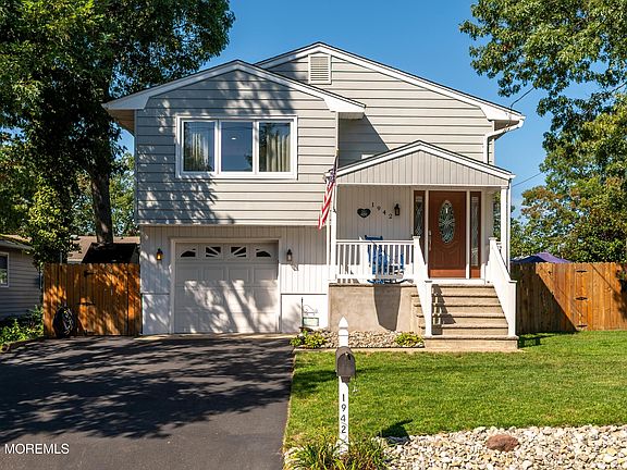 2nd image of 1942 Pine Meadow Avenue