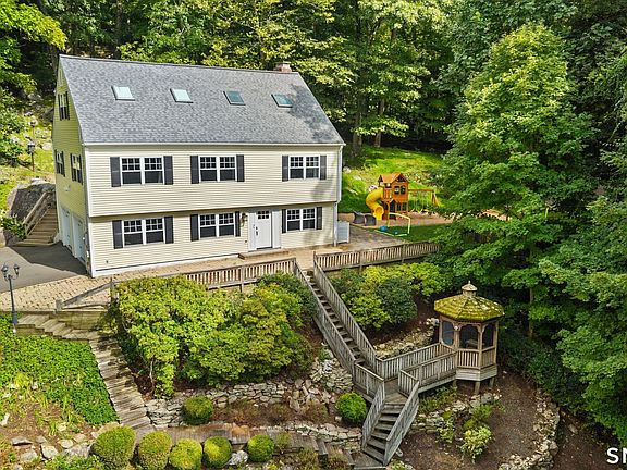 3rd image of 56 Whippoorwill Road
