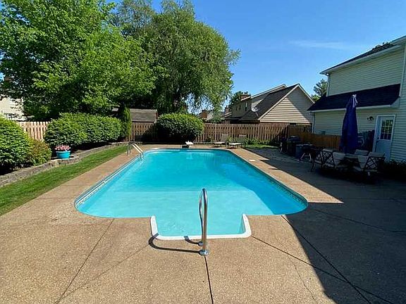 3rd image of 905 Kingswood Dr