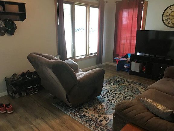 3rd image of 4732 Mayhew Ave