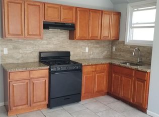 385 S 20th St #2R, Newark, NJ 07103