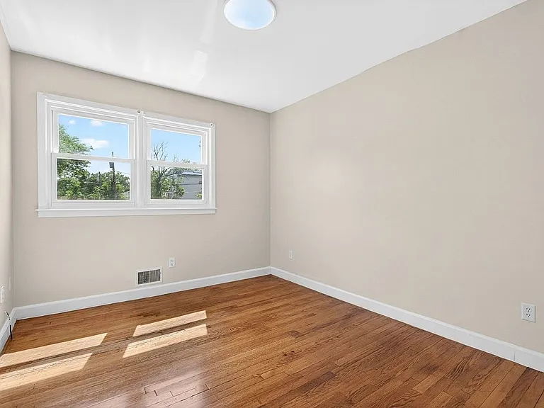 21 Troy Ct #1 — Photo 16
