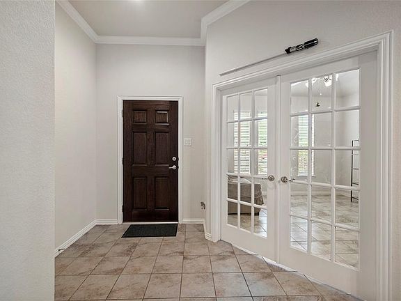 2nd image of 624 Orchid Hill Dr E