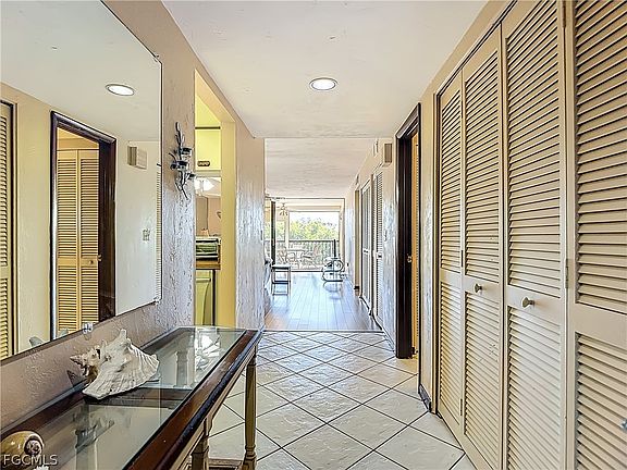 2nd image of 2067 W Lakeview Blvd #9