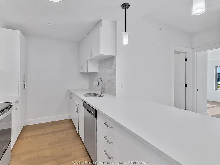 2600 Sandwich West Pkwy #102 — Photo 7