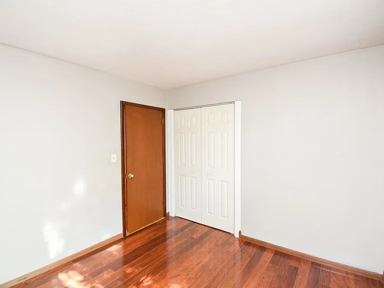 900 S Marday Ave — Photo 16