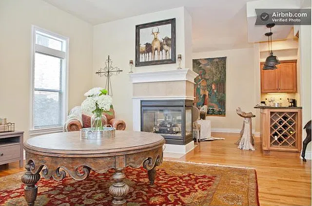 Available August: Upscale 4 Bed/2.5 Bath Home In North Campus Just North Of Ut — Photo 3